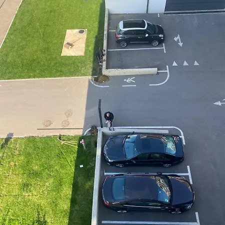 Sunny Nest Apartment *