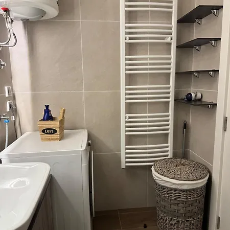 Sunny Nest Apartment *